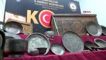İzmir'de tarihi eser operasyonu: 506 parça ele geçirildi