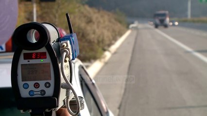 Kodi rrugor, ashpërsohen gjobat/Ndëshkim shoferëve që shkruajnë mesazhe apo mbajnë telefonin në dorë