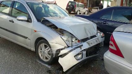 Aksident në Berat/ Shoferi i dehur godet 3 makina, bllokohet për disa minuta qarkullimi