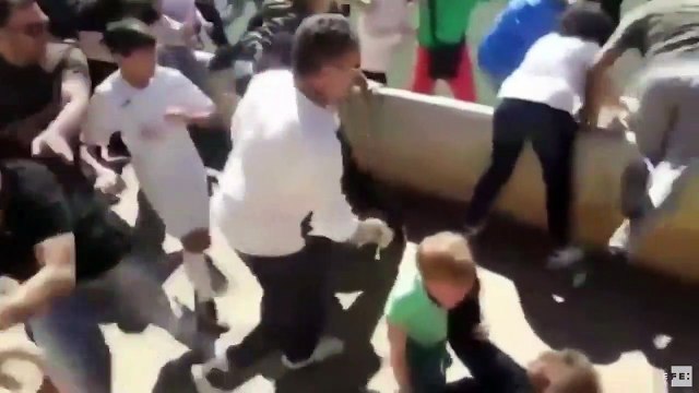 Terminan a puñetazos en un partido de fútbol de sus hijos