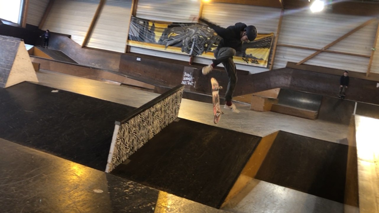 Entraînement avant compétition régionale de skate au Spot