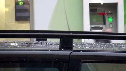 Edirne'de şiddetli rüzgar, yerini sağanağa bıraktı