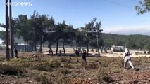 فيديو: إضرابٌ واشتباكاتٌ في الجزر اليونانية بين الشرطة ومحتجين ضد بناء مخيمات للاجئين