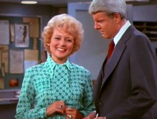 The Mary Tyler Moore Show S07E08 Mary Gets A Lawyer