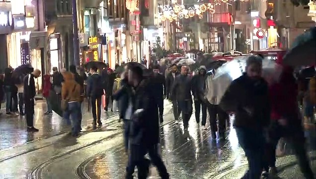 İstanbul’da gök gürültülü sağanak yağmur etkili oluyor