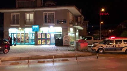 Markette karşılaştığı kişiyi, eşi ve çocuğunun gözü önünde bıçakladı