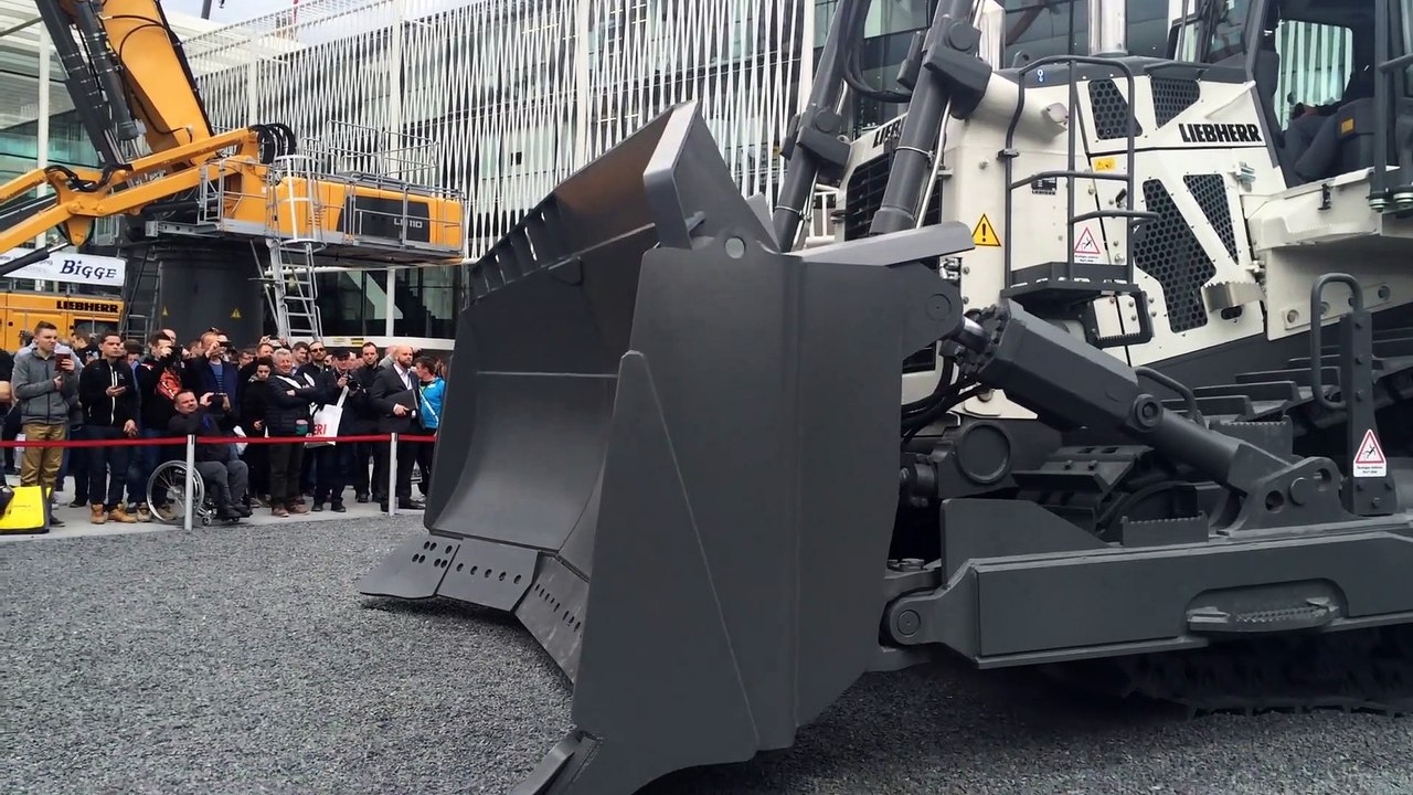 Liebherr PR776 Dozer Demo - Bauma 2016