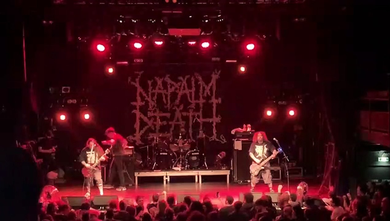 Napalm Death - Nazi punks fuck off - live Paris - 3/3/2020