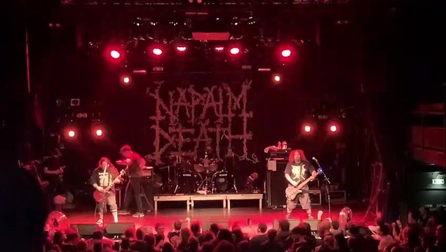 Napalm Death - Nazi punks fuck off - live Paris - 3/3/2020