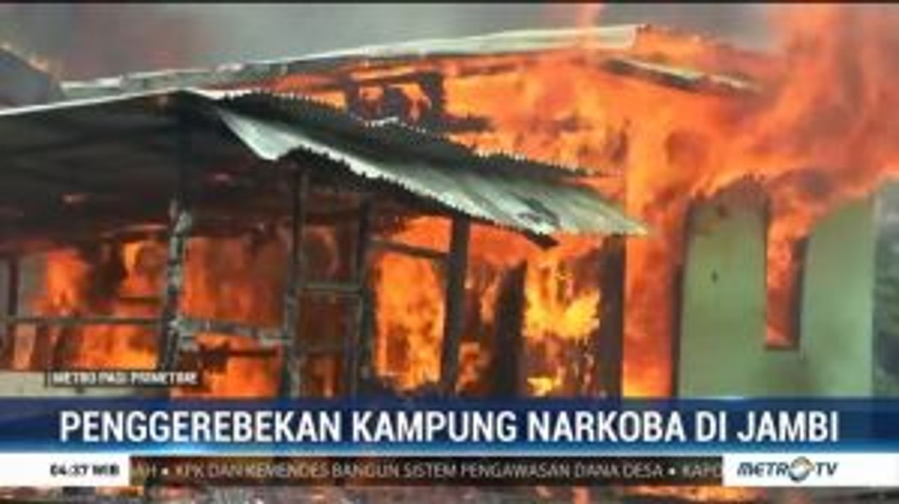 Petugas Gabungan Gerebek Kampung Narkoba di Jambi