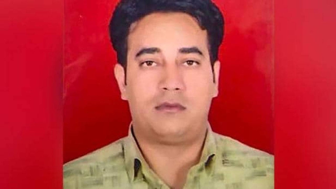 Ankit Sharma stabbed to death, reveals postmort...
