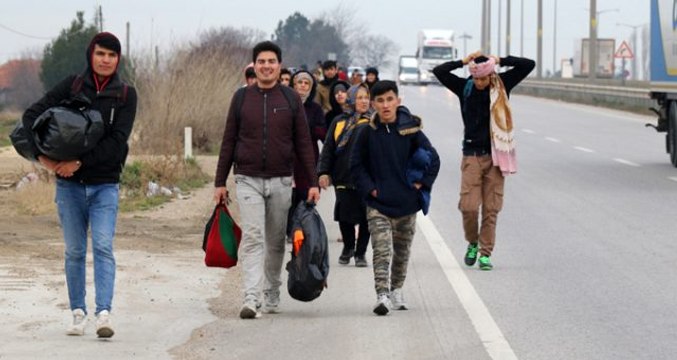Avrupa'ya gitmek isteyen Suriyeli göçmenler sınır bölgelerine akın etti