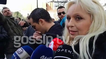 Κηδεία Κώστα Βουτσά: Λύγισαν ο Άνθιμος Ανανιάδης και η Εύη Καραγιάννη