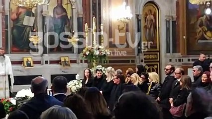 Κηδεία Κώστα Βουτσά: Συντετριμμένες οι γυναίκες της ζωής του μέσα στην Μητρόπολη Αθηνών