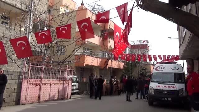 İdlib'de şehit olan Astsubay Kıdemli Çavuş Akçadağ'ın ailesine acı haber verildi