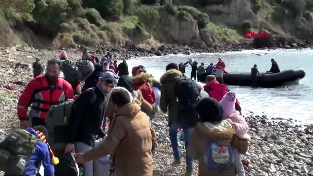 Çanakkale ayvacık'ta göçmenler botlarla yunan adalarına geçmeye çalışıyor