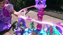 Sophia, Isabella e Alice  - Brincando na Piscina com Brinquedos Shimmer e Shine