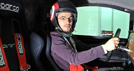 Üniversite öğrencileri 2 saatlik sarjla 200 kilometre yol gidebilen yarış arabası yaptı