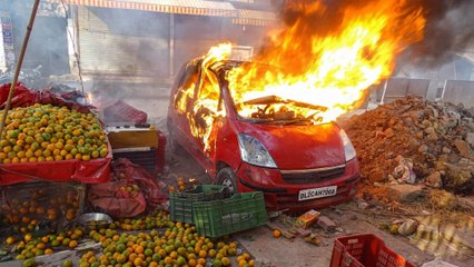 Download Video: CAA Violence: Gokulpuri tyre market set ablaze by rioters