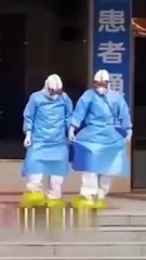 कोरोनावायरस से 6 मरीज रिकवर हुए तो नर्सों ने मनाया जश्न