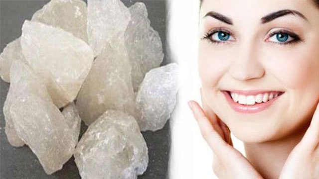 फिटकरी के हैरान कर देने वाले चमत्कारी फायदे | Benefits of Alum | Beauty Benefits Of Alum | Boldsky