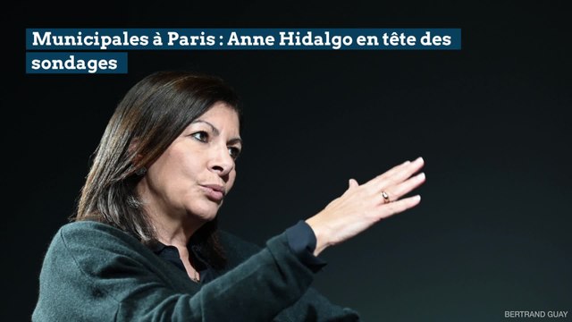 Municipales à Paris: Anne Hidalgo en tête des sondages