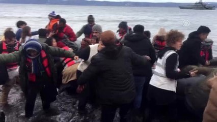 Düzensiz göçmenler şişme bot ile Midilli'ye ulaştı