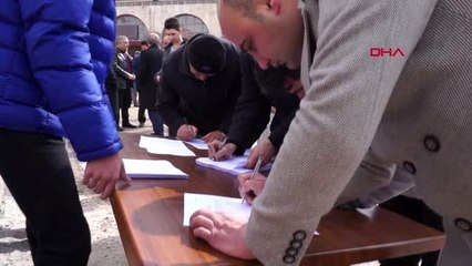 Kangal'da bir grup, askere gitmek için dilekçe verdi