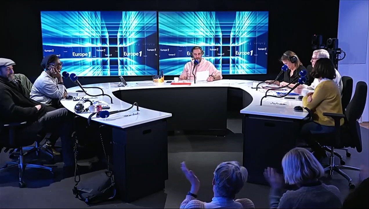 Pendant les répétitions d'"Amis", une peine de collé serré" attend les comédiens, s'amuse Kad Merad