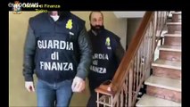 اعتقال 20 شخصًا بتهمة الاتجار بالأقنعة الواقية المزيفة عبر الأنترنت في إيطاليا