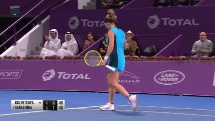 Video herunterladen: Scintillating Sabalenka cruises into Qatar final