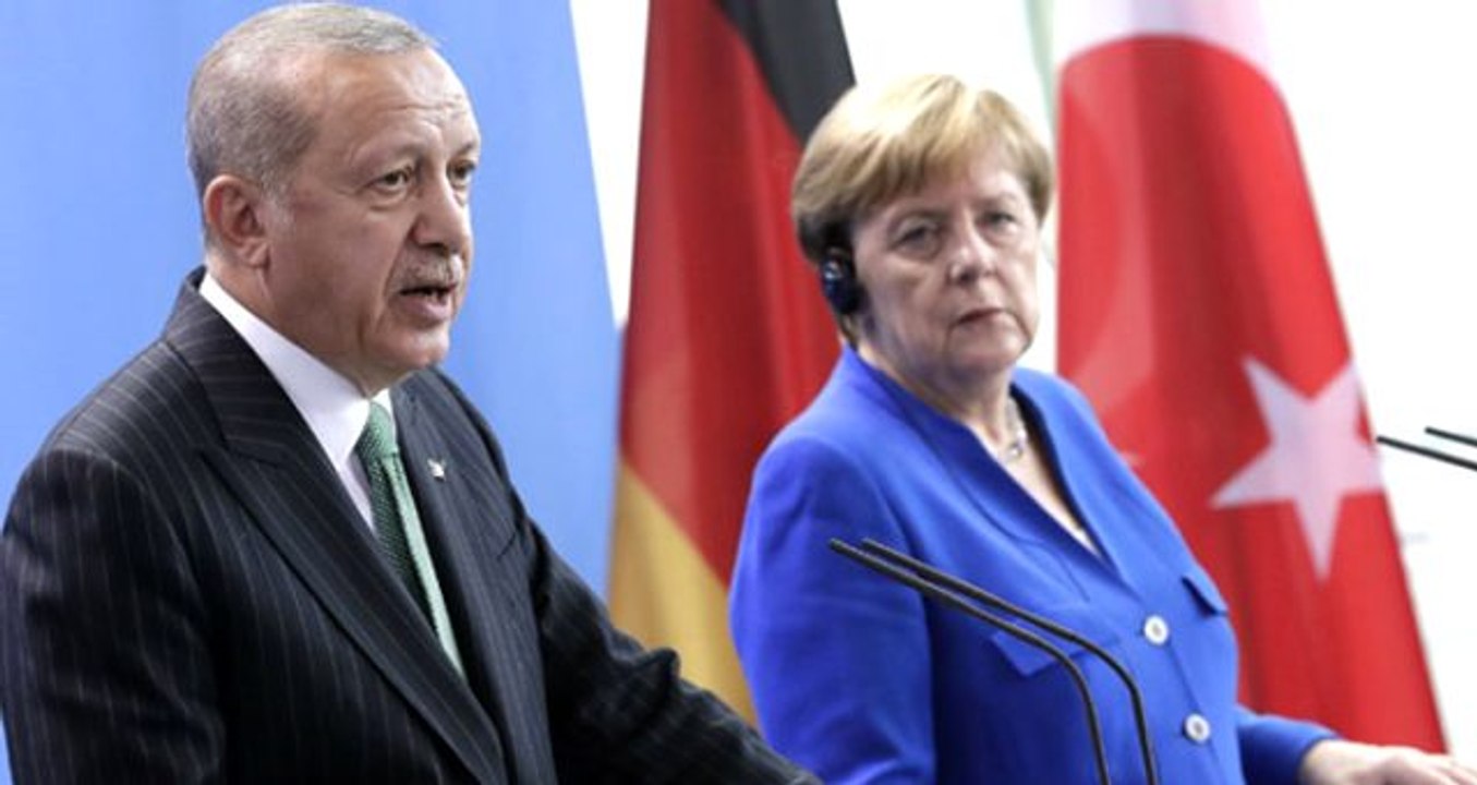 Cumhurbaşkanı Erdoğan'ın diplomasi trafiği sürüyor! Merkel ile telefonda görüştü