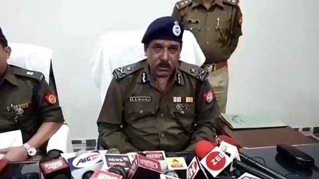 बोर्ड परीक्षा में व्हाट्सप्प से करा रहे थे नक़ल , पुलिस ने कसी नकेल