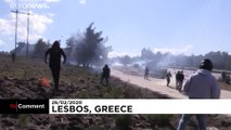 شاهد: مواجهات بين رجال الشرطة ومحتجين على بناء مخيمات جديدة للمهاجرين في اليونان