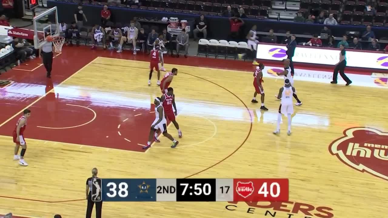 A bigtime dunk by Miye Oni!