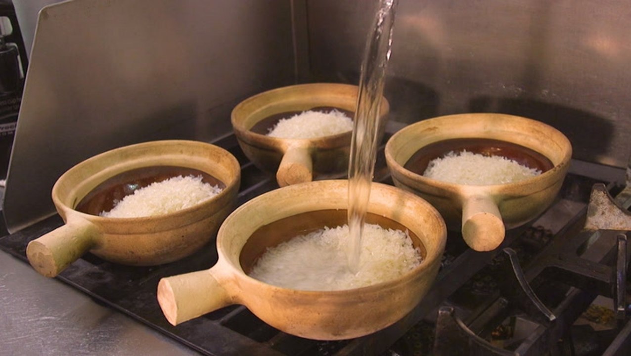 A NYC restaurant is serving traditional Hong Kong-style clay pot rice