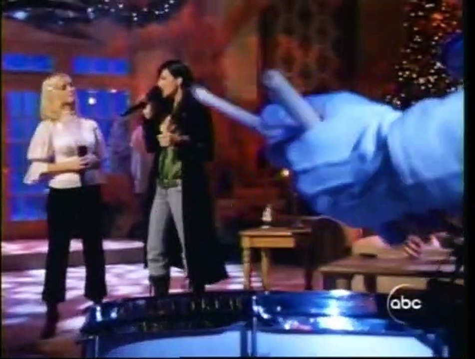 Ashlee Simpson & Jessica Simpson - Little Drummer Boy (Live - Nick & Jessica’s Family Christmas Special on ABC)