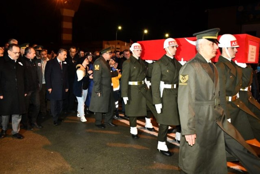 İdlip şehidi memleketi Samsun'da göz yaşı içinde karşılandı