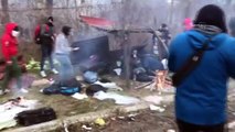 Yunan askerleri düzensiz göçmenlere biber gazı ve ses bombası atıyor - EDİRNE