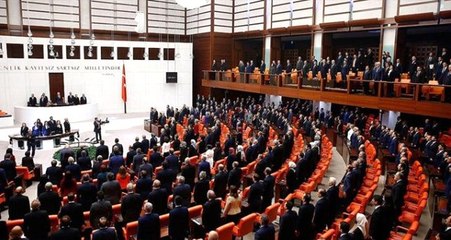BM ve NATO olağanüstü toplanırken, TBMM'nin olağan gününde toplanma kararı tepki çekti
