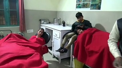 शामली: बारातियों से भरी पिकअप कार पलटी, दर्जनों घायल