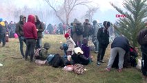Edirne yunan polisi tampon bölgedeki göçmenlere bu sabah da gaz bombası ile müdahale etti-2