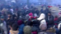 Edirne yunan polisi tampon bölgedeki göçmenlere bu sabah da gaz bombası ile müdahale etti-3