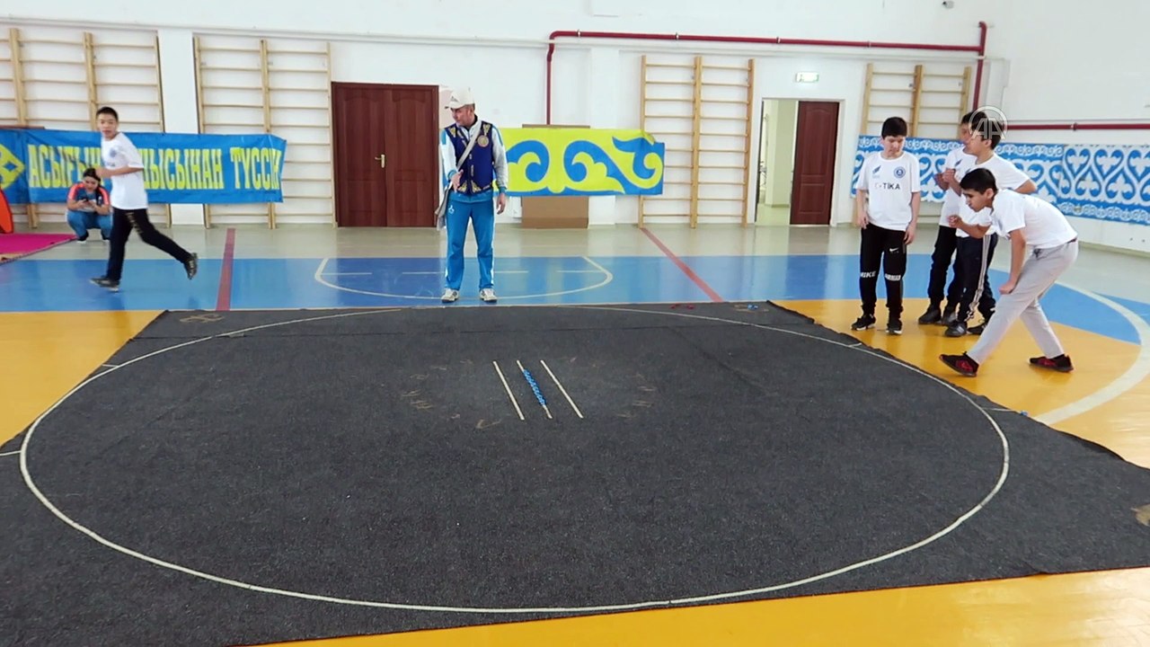 Kazakistan�da geleneksel aşık oyunu yaşatılıyor NUR SULTAN