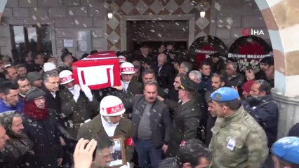 İdlib şehidi memleketi Bingöl'de ebediyete uğurlandı