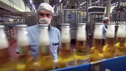 Скачать видео: El coronavirus pone a prueba a los amantes de la cerveza de Estados Unidos