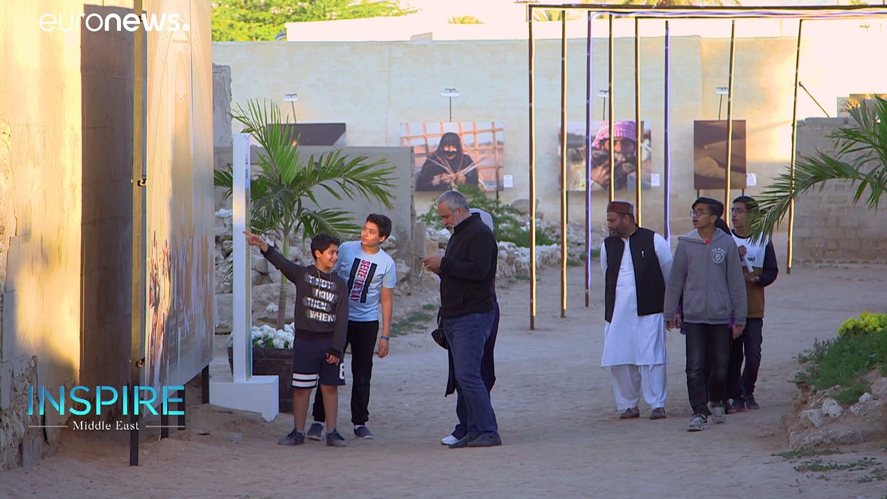 Une galerie d'art à ciel ouvert, des illusionnistes et des artistes en tous genres