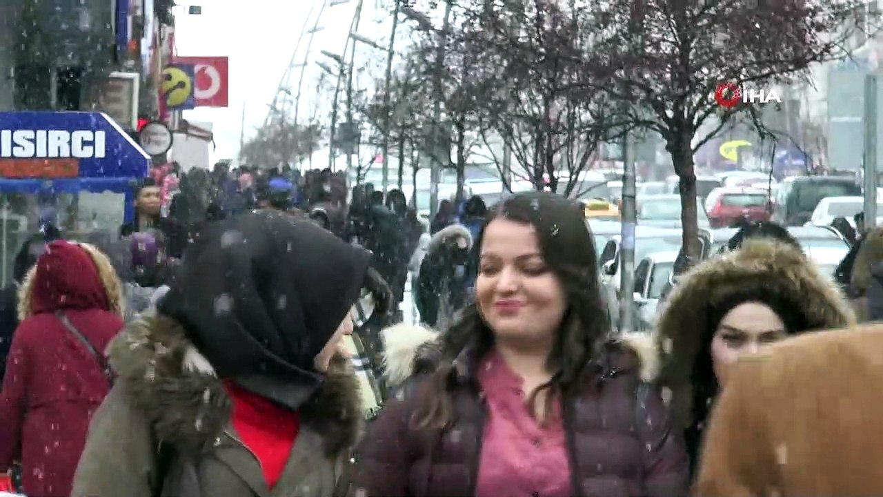 Erzurum’da kar yağışı etkili oluyor