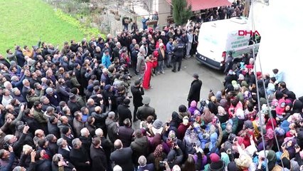 Samsun şehit oğlunun beresine sarılarak gözyaşı döktü