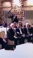 Erdoğan Merkel'le yaptığı göçmen pazarlığını anlatırken İsmail Kahraman 'cebe indirme' hareketi yaptı